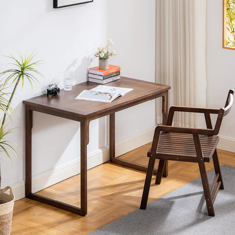 Стильный стол для учебы