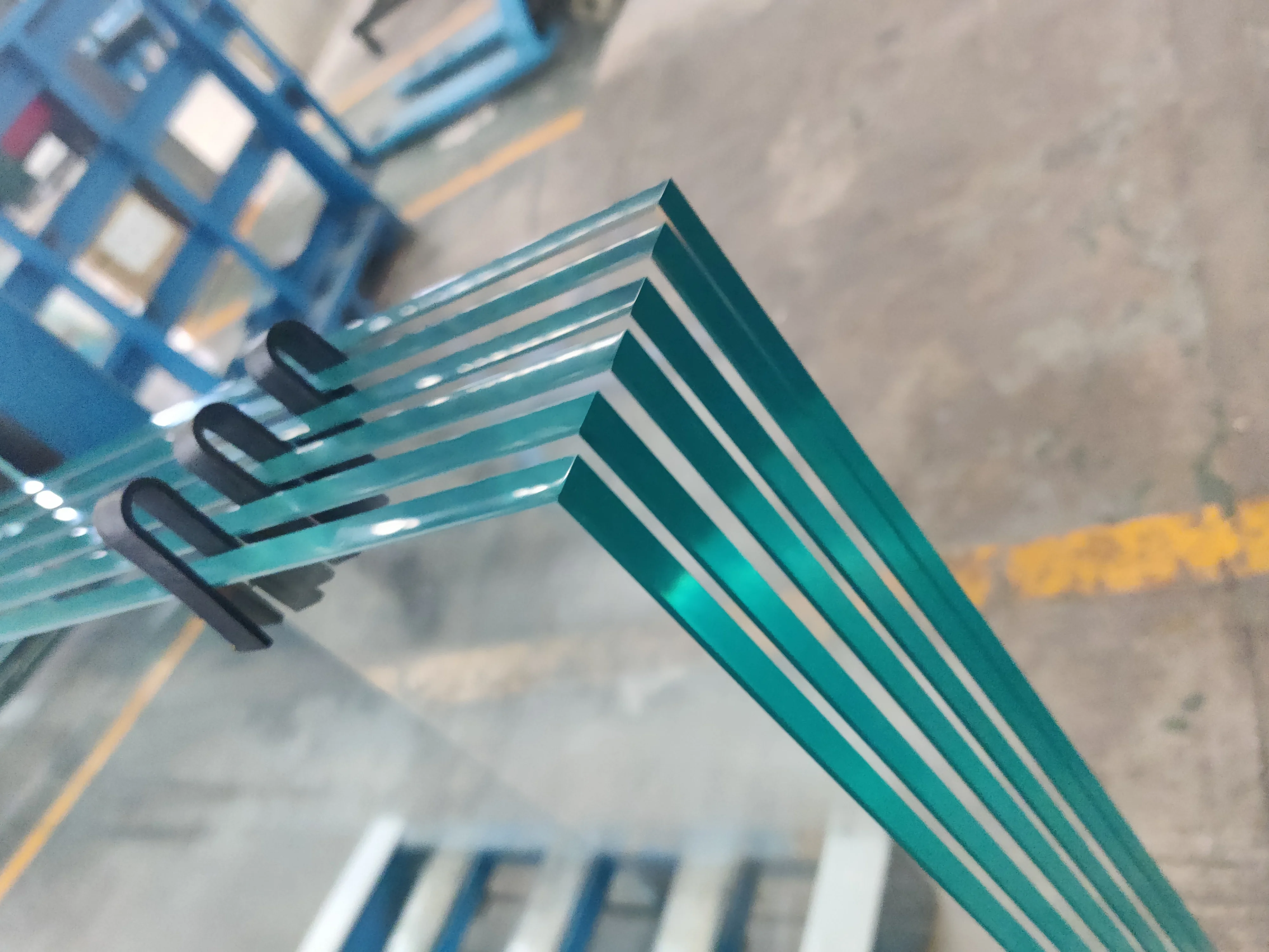 Shandong Fast delivery 3mm to 25mm thick ultra clear  flat float glass  low iron glass for aquarium