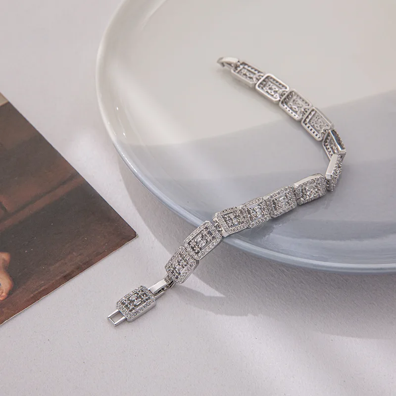 Korean version of light luxury copper micro-inset zircon bracelet ins ethos all match design bracelet hand jewelry wholesale