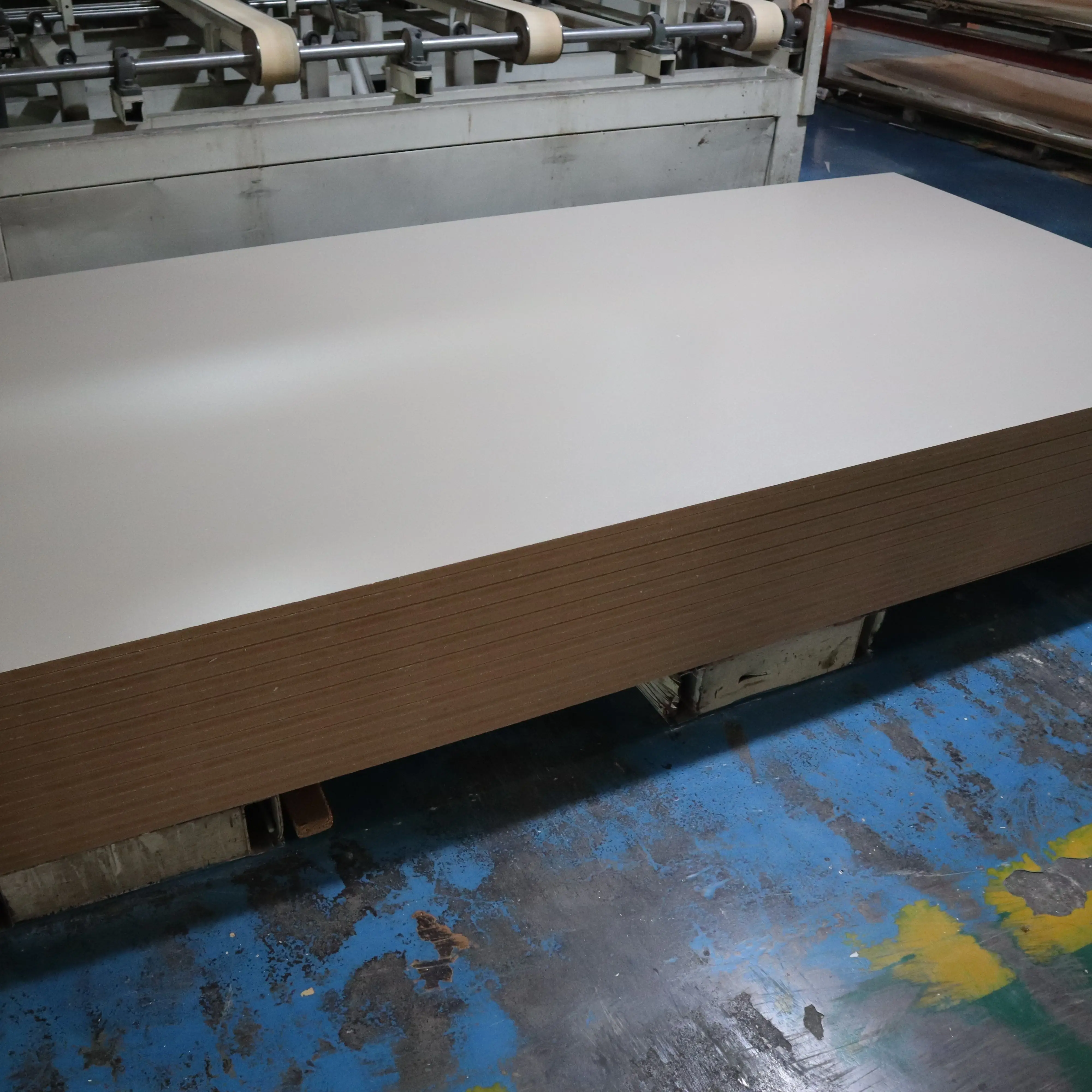 4x8ft 3mm 4mm 9mm 12mm MDF panel melamine faced mdf veneer MDF board for furniture good price