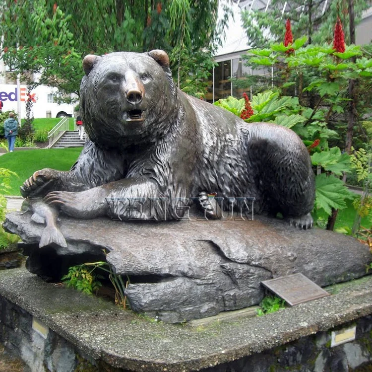 Decorative metal craft big animal the rest of bear statue on rock black bear bronze sculpture for garden