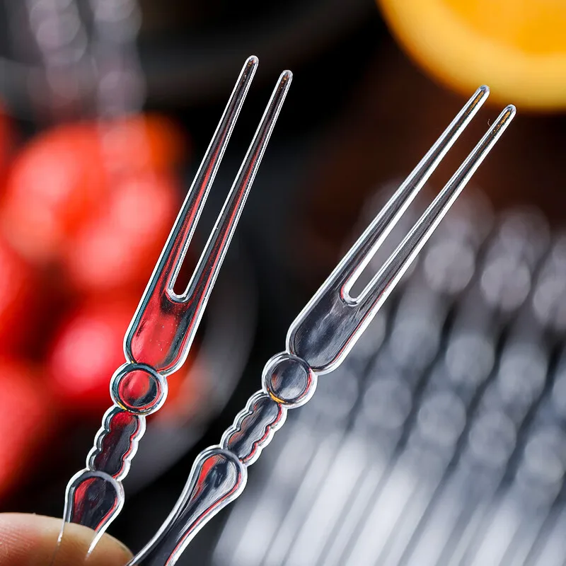 Одноразовая пластиковая вилка для фруктового салата