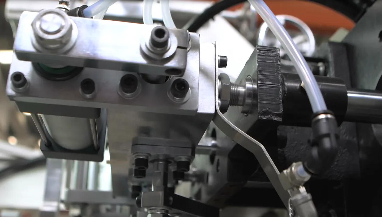 PP PE полуавтоматическая чайник бутылка для воды изготовления пластиковых 500 мл эффективный выдувная формовочная машина производства