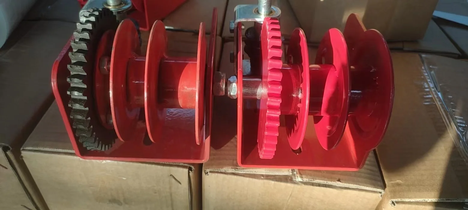 1500 LBS Hand Lifting Winch For Poultry Chicken House,Livestock Manual Lift Poultry Winch With Brake Winch