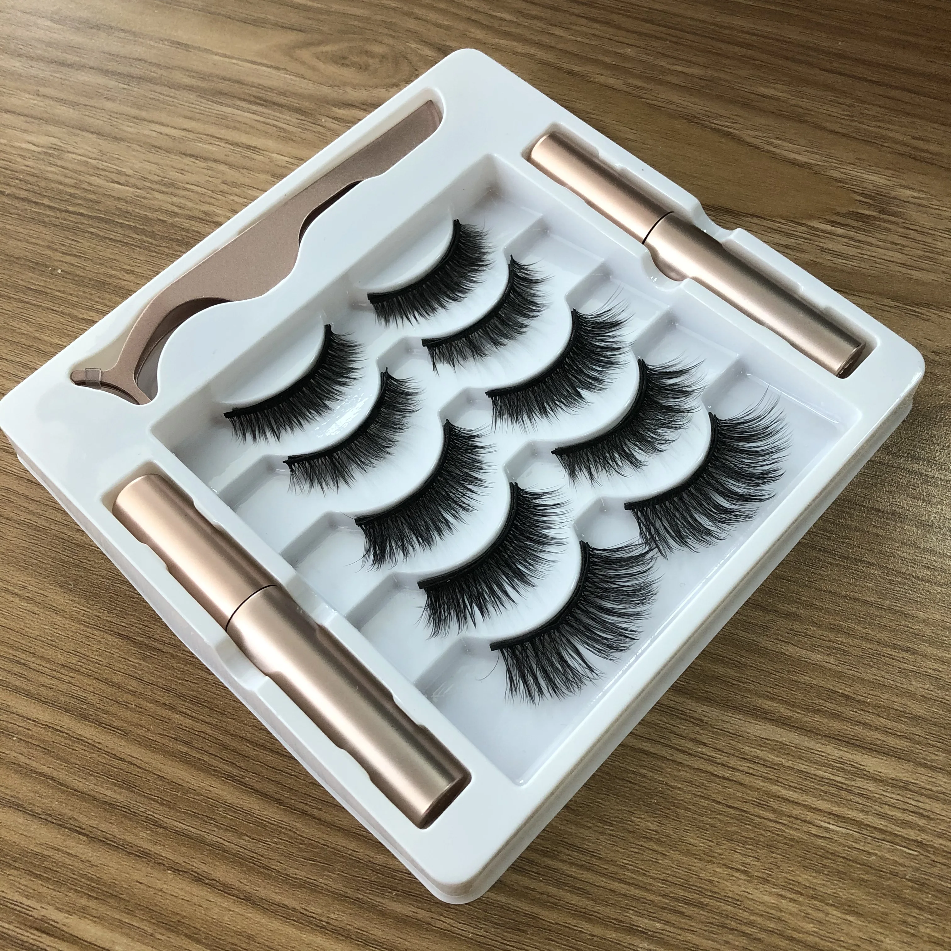 Private Label Liquid Magnetic Eyeliner and Eyelashes Kit Cruelty Free Magnet Lashes