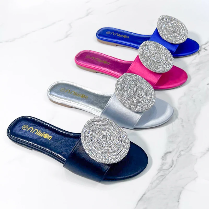Fancy Wholesale Lady Shiny Slipper Footwear PU Leather Crystal Diamond For Summer Outdoor Women Flat Slide