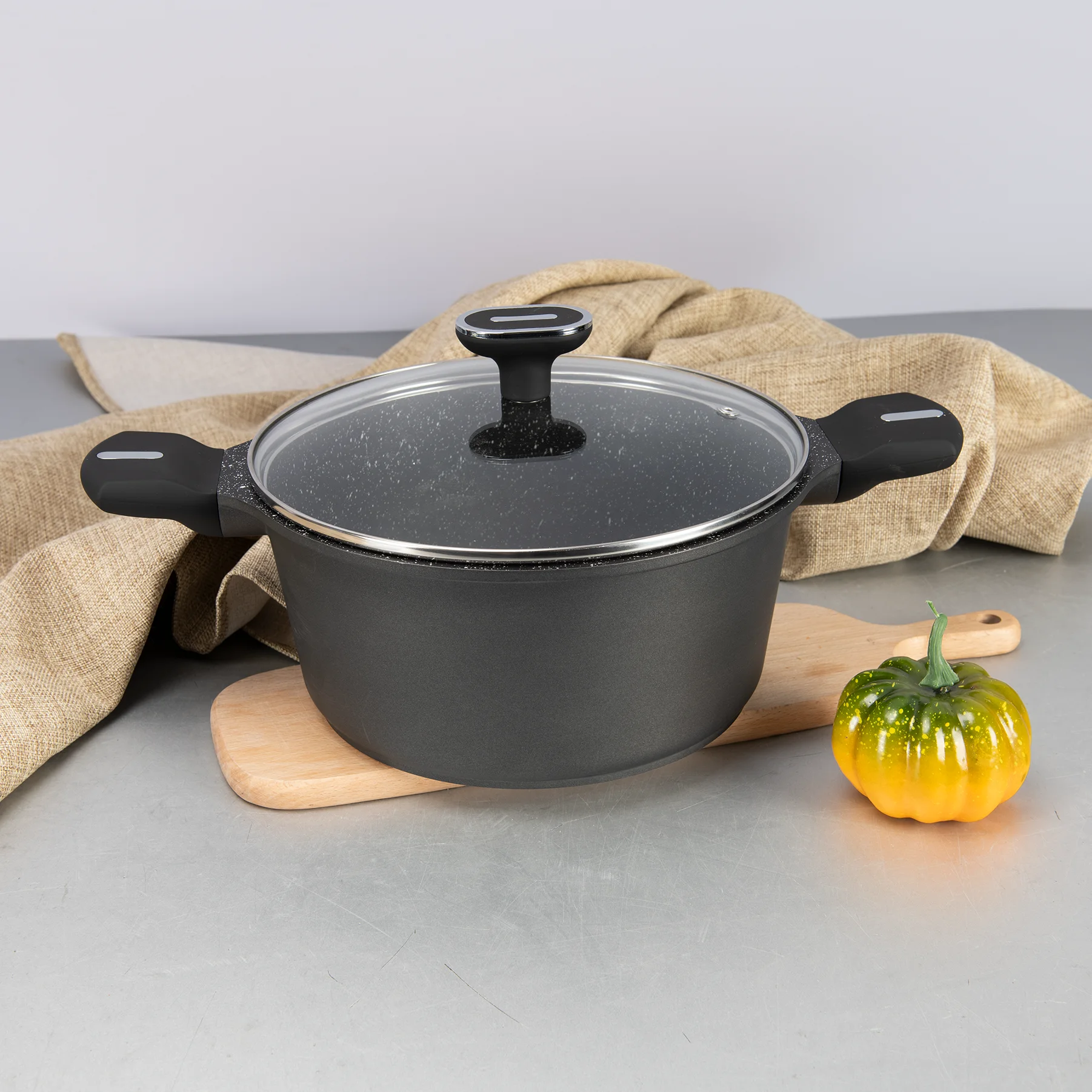 BESCO Sample Escalation Series 20cm Nonstick Aluminum Casseroles Cooking Casserole Pot with Induction Bottom Glass Lid Black