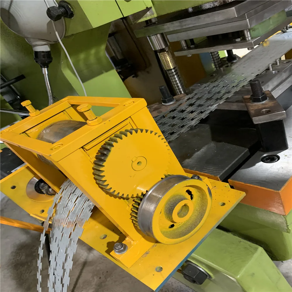 Автоматическая машина для изготовления металлической проволоки, колючей проволоки, сетки