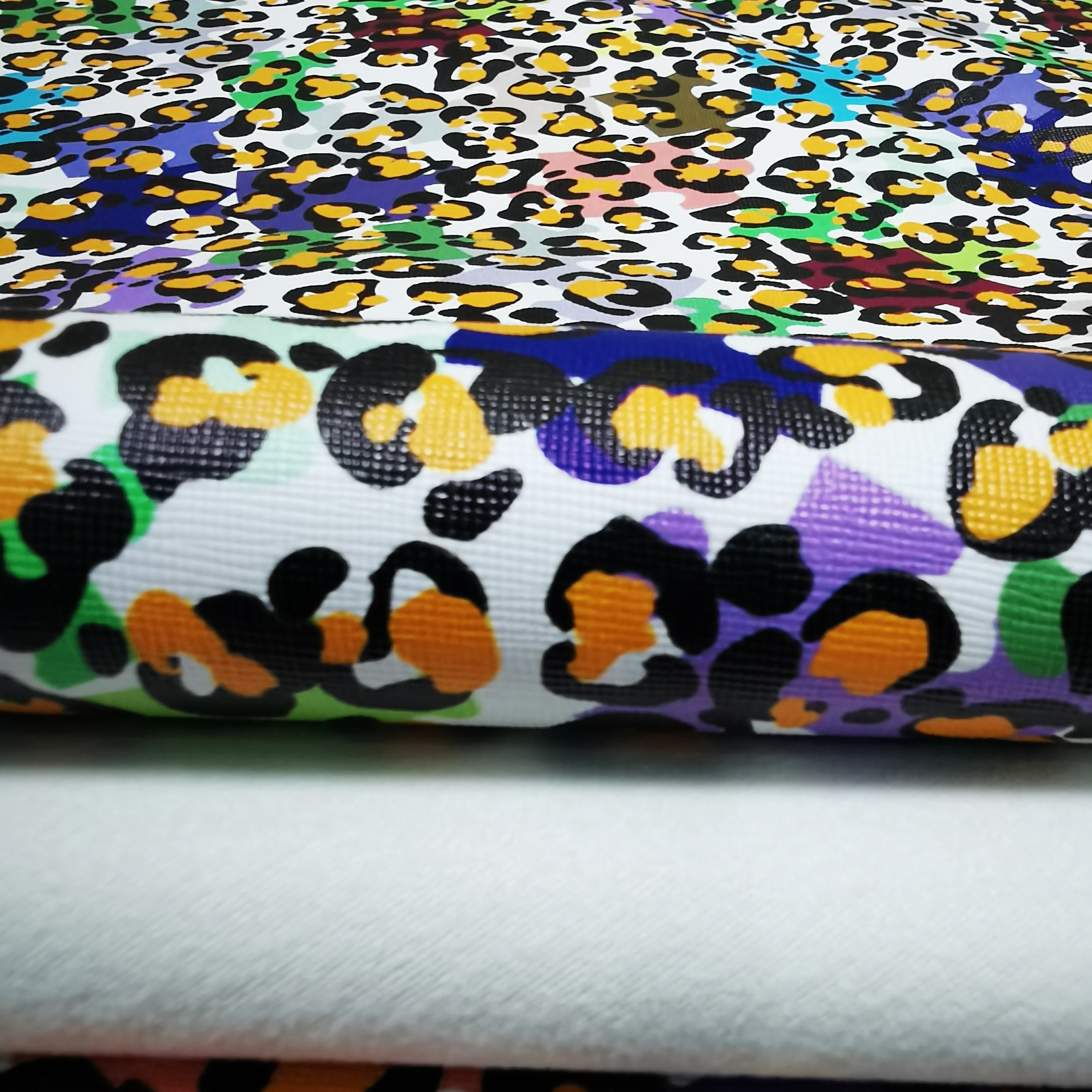 Waterproof stocklots green PU raws materials artificial leather for sofa leather fabric