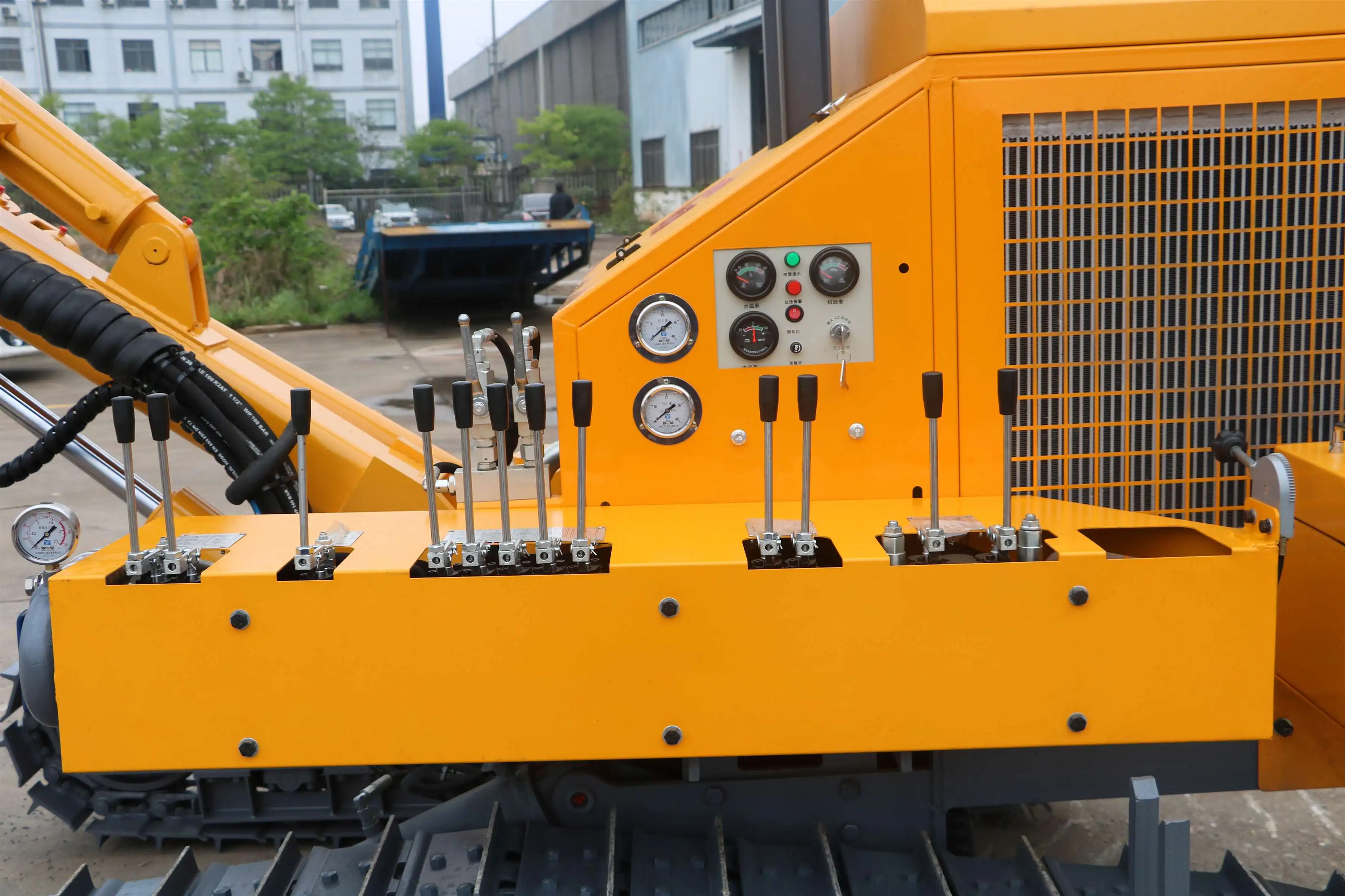 DTH Hydraulic Blasting Rotary Drilling Rig Equipment with Hammer Air Compressor High Drilling Efficiency Portable Mining Project