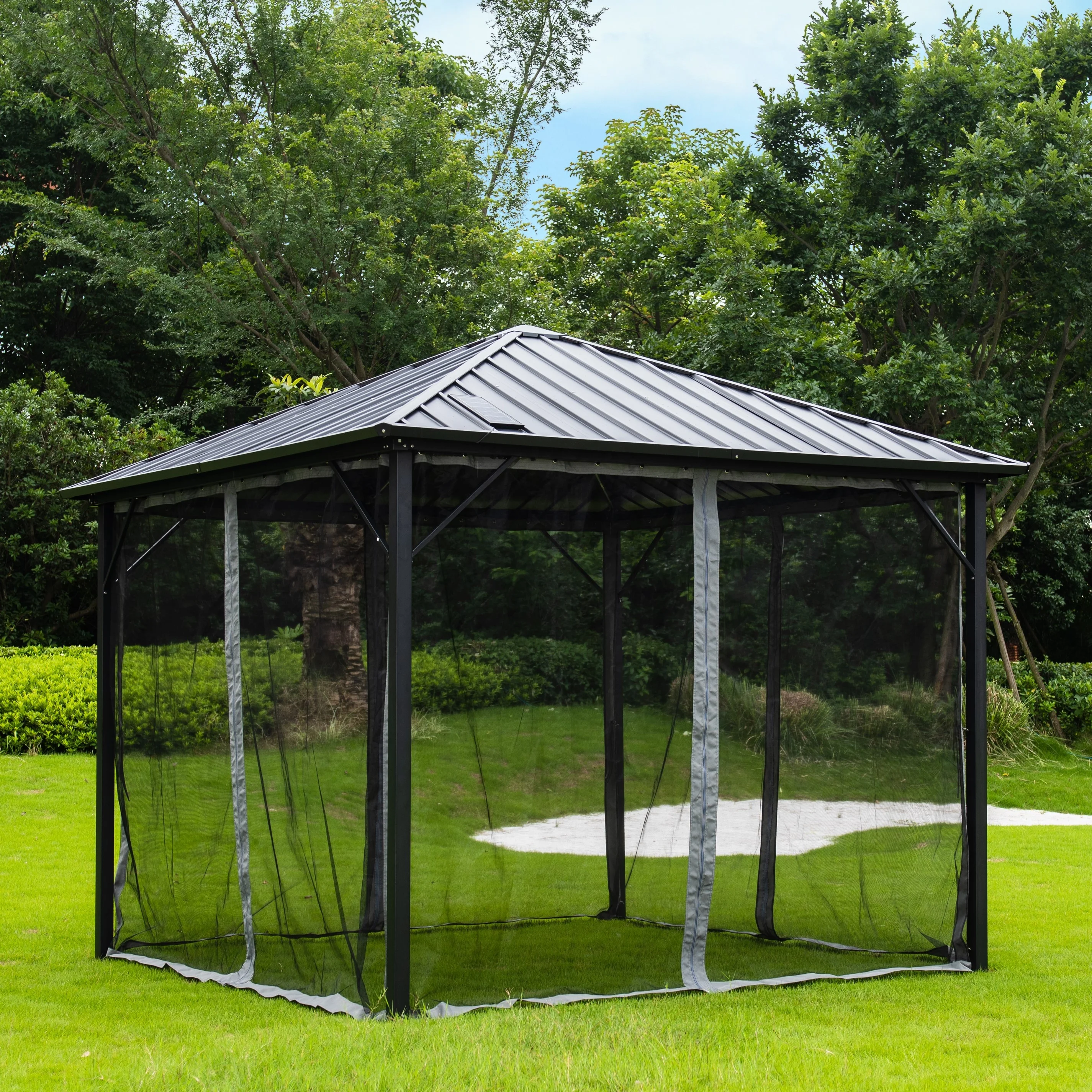 High Quality Outdoor Garden Gazebo Metal Steel Material Sunscreen Black Gazebo for Family