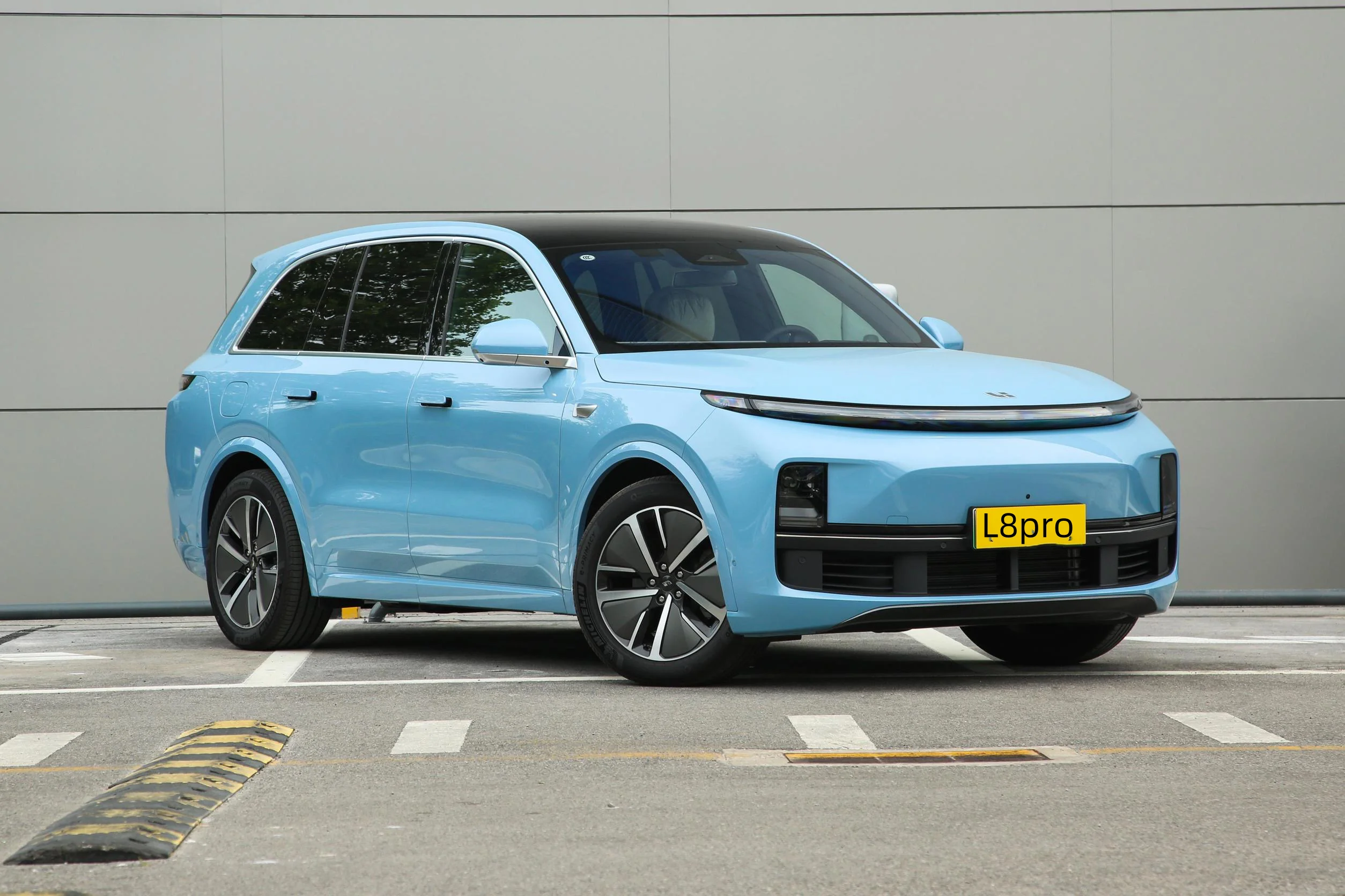 Lixiang L8 Pro 6-Seat Luxury SUV EV Car Hybrid Electric Vehicle 1.5T Dual Motor 4WD 210km Range Hot Sale New Energy Car China