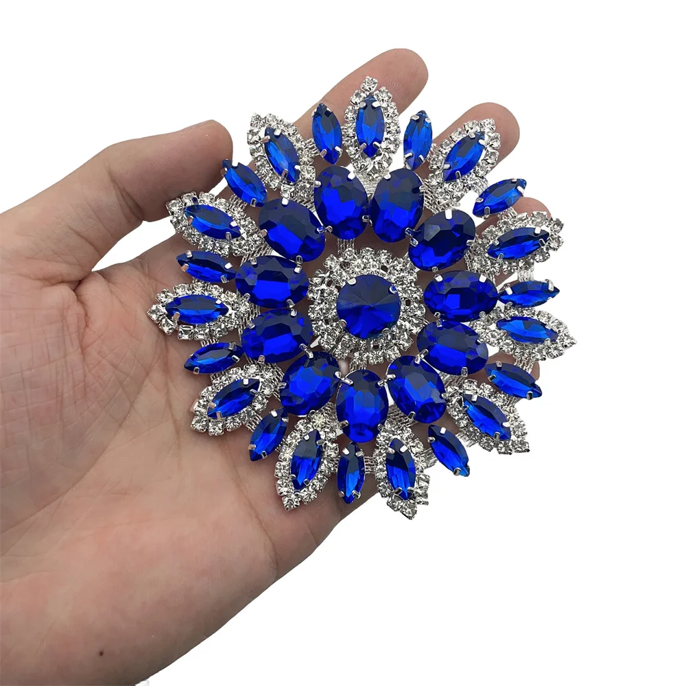 Wholesale  Round Flower Patches Crystal rhinestone applique  Embellishments for Women bridal Dress bag box