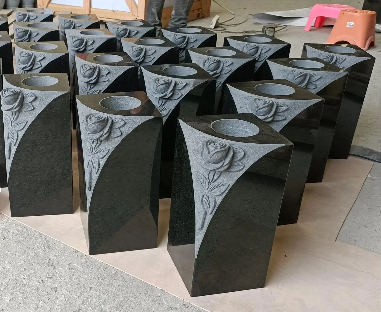 Резная Роза из абсолютного черного гранита мемориальная ваза для могил надгробные плиты
