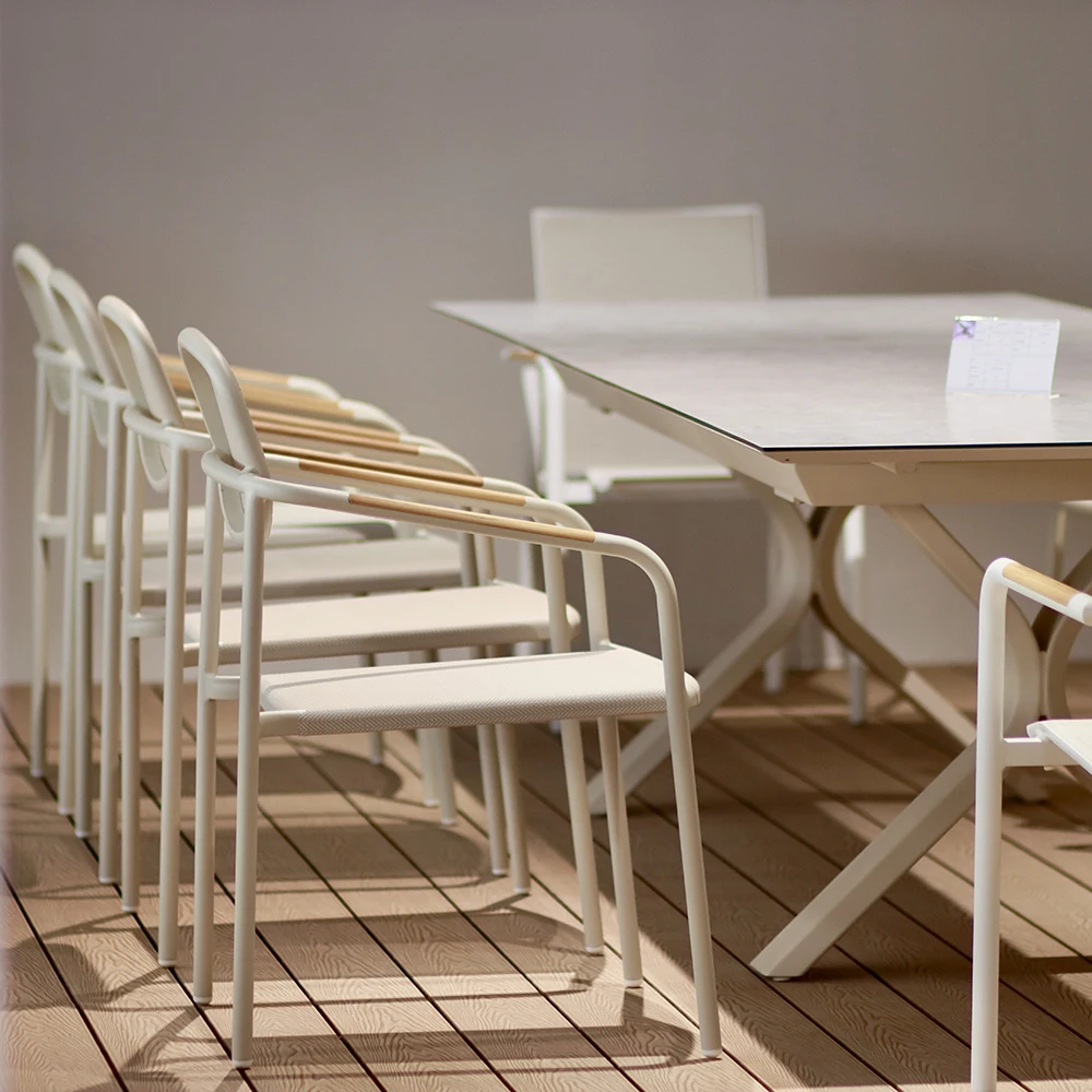 Luxury Aluminum Beer Garden Chair Set Durable Outdoor Table and Chairs for Indoors and Outdoors Furniture