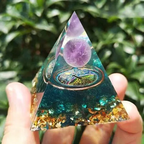 Wholesale Resin Pyramid Crystal Orgonite Pyramid handmade amethyst energy Resin Crafts Spirit Healing for Home