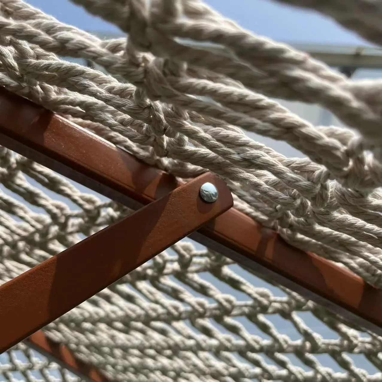 Outdoor Hand Woven Rope Sun Parasol Cotton Rope Braided Patio Garden Umbrella 2.5m Wooden Center Pole Patio Umbrella Custom Logo