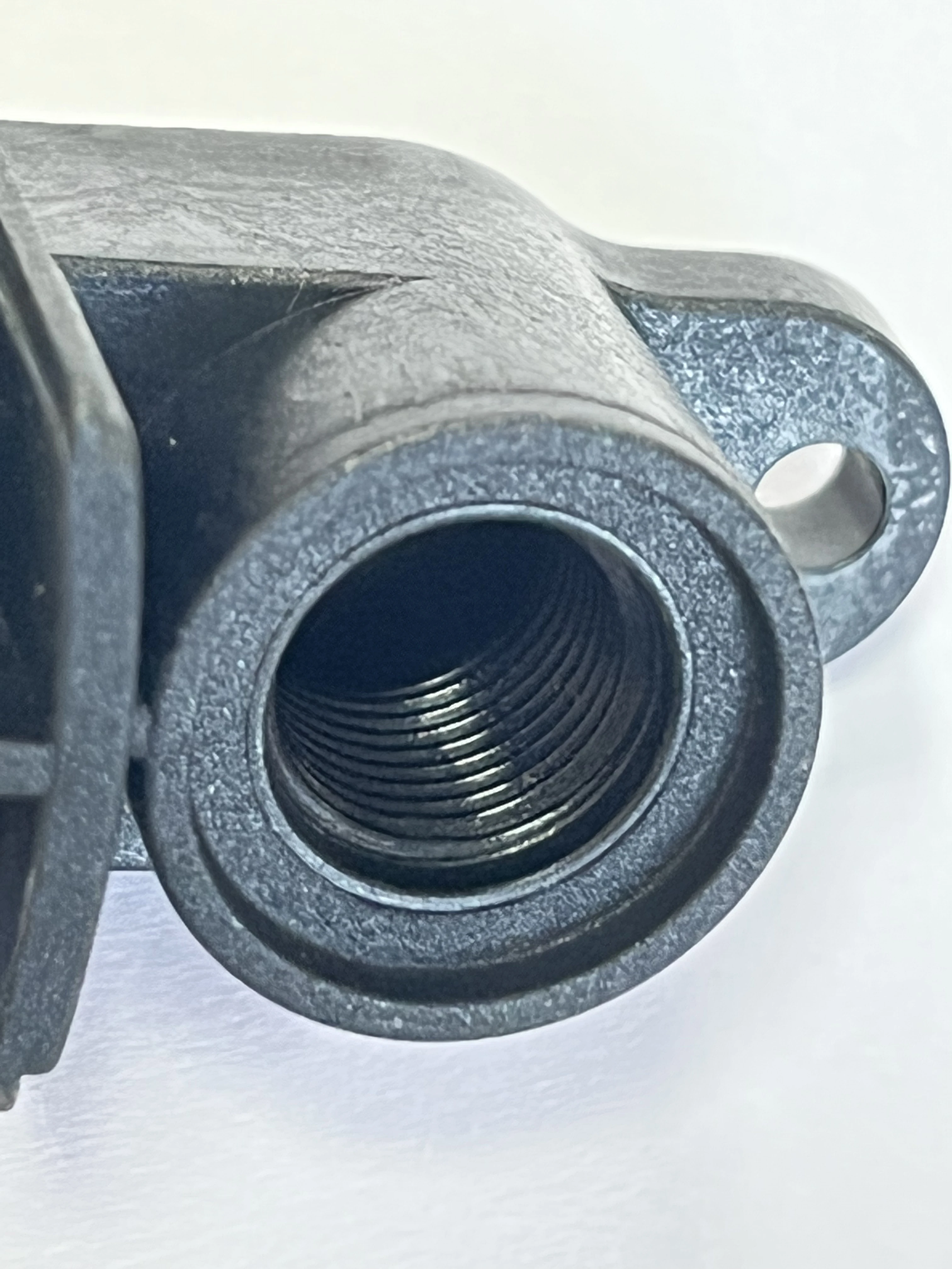 Mold design for internal and external threads