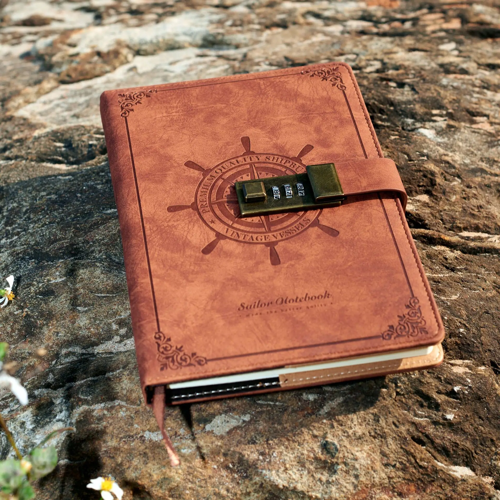 Diary With Lock Journal Gift Box Package Vintage PU Leather Diary With Lock Secrets Writing Locking Journals Diary