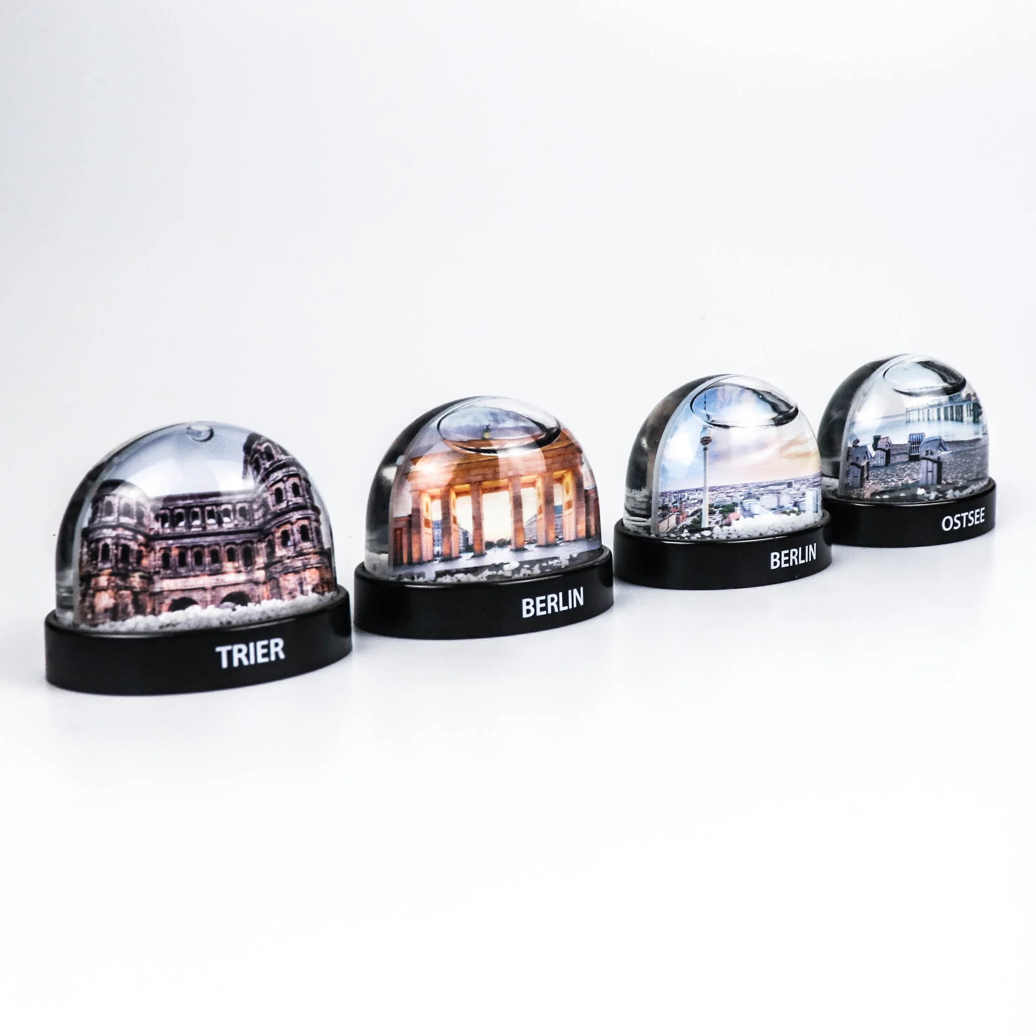 hot selling kids liking human plastic photo frame wedding favors snow globe ball New Design Customized Resin Craft Water Ball