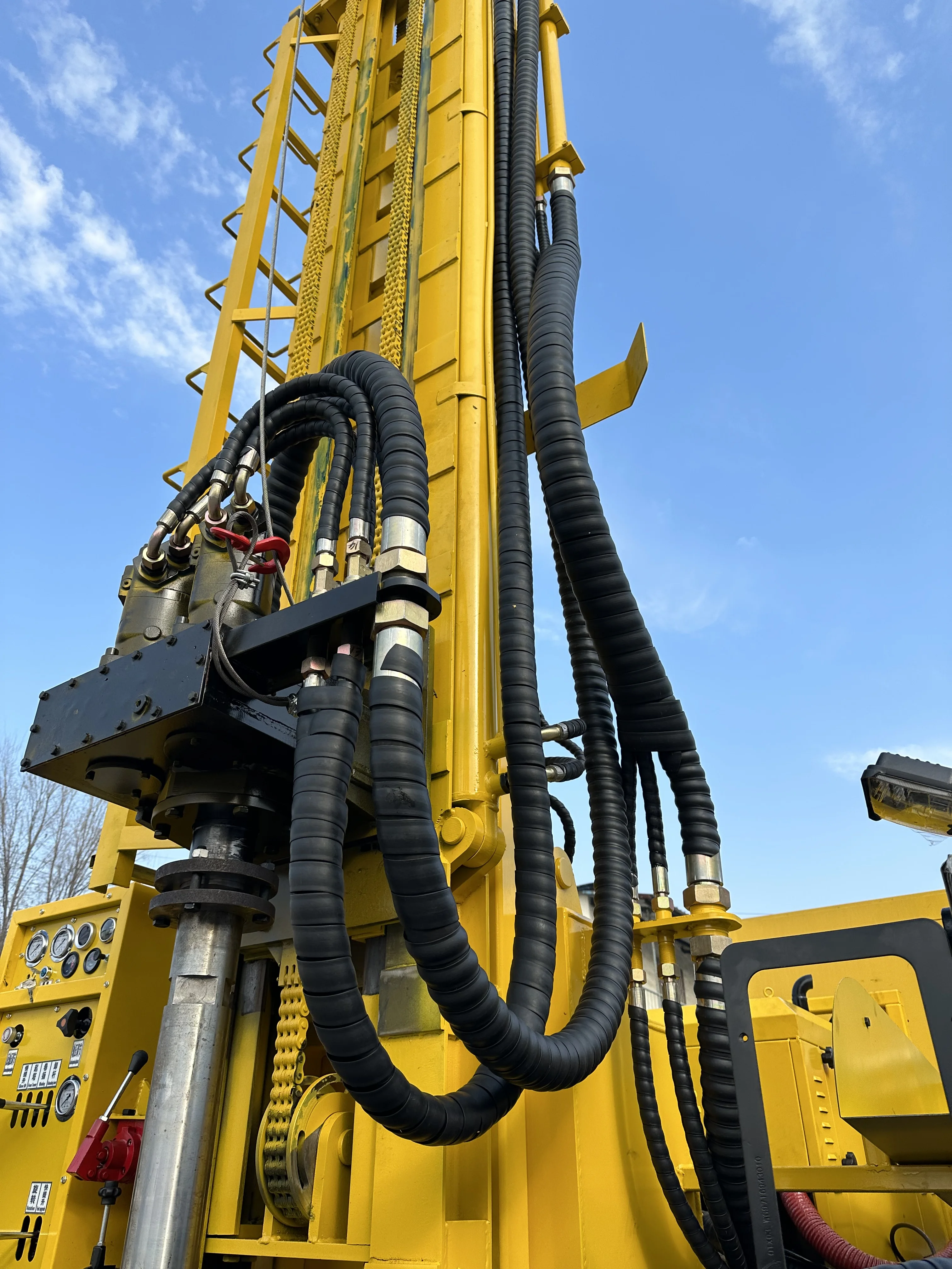 2024 Hengwang 600m 500m 400m 300m 200m Crawler Track Mounted Deep Borehole Water Well Drilling Rig For Water Well Machine