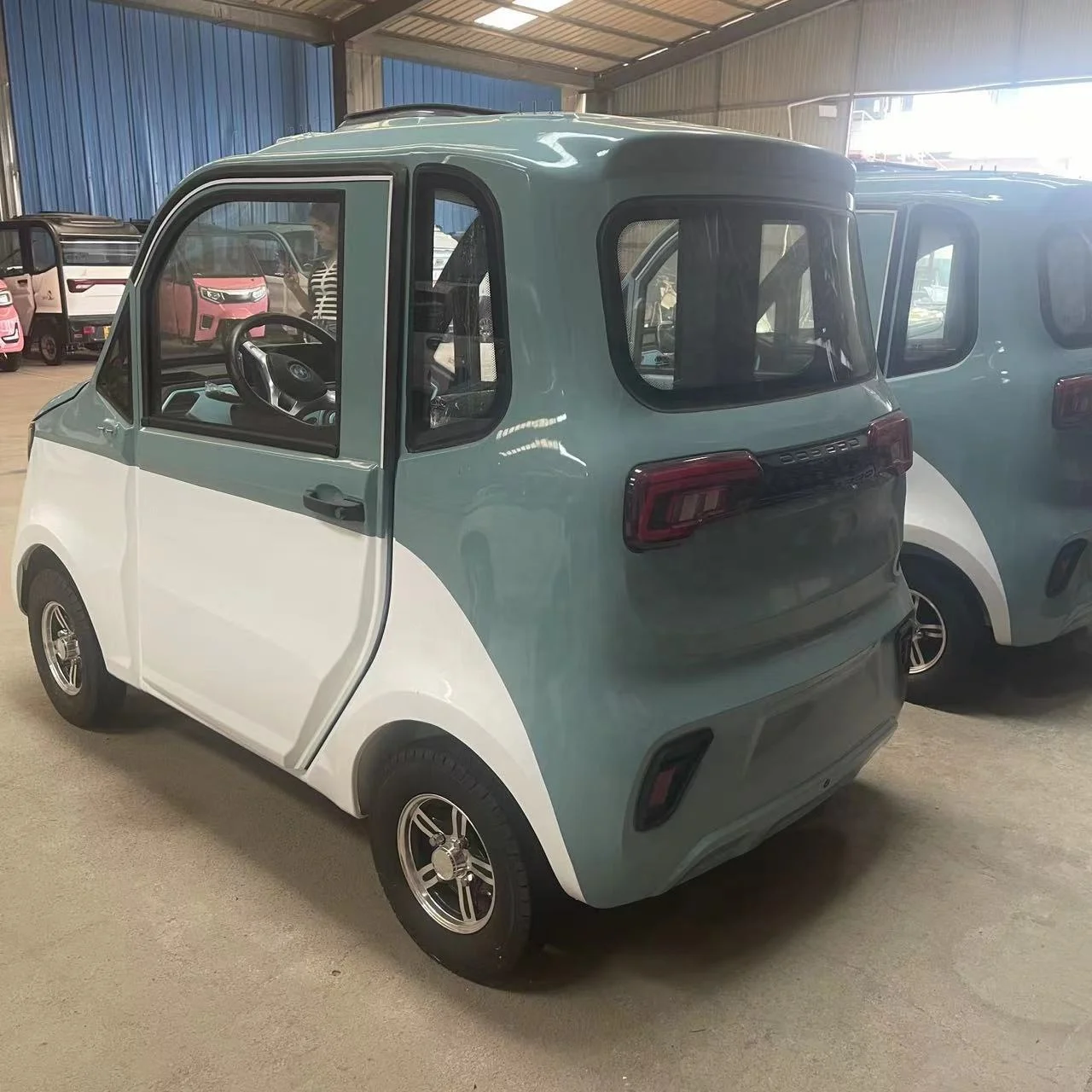 Новый энергетический 4-колесный высокоскоростной автомобильный электромобиль для взрослых