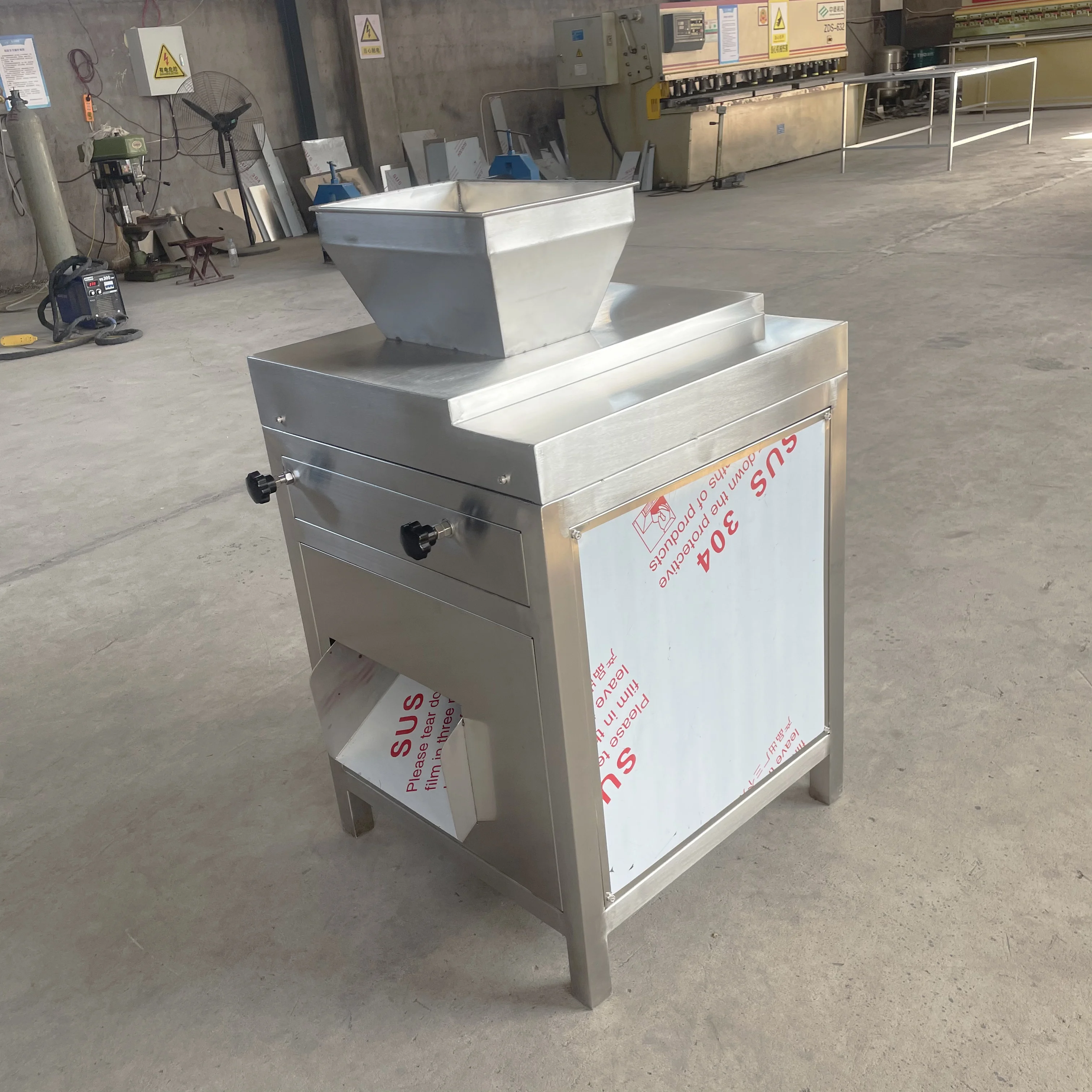 Industrial Cooked Beef Meat Shredder Dry Meat Floss Shredder Machine