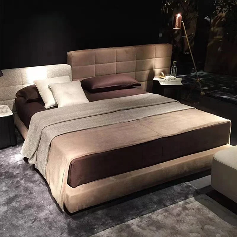 Italy Lawrence widescreen master bedroom frosted leather queen bed, villa bedroom furniture, solid wood soft bed