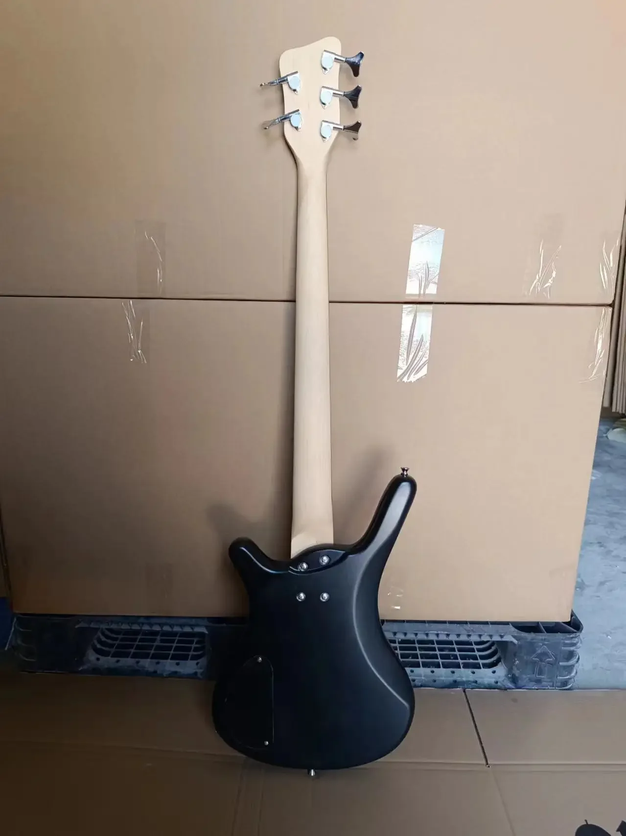 China Music 5 Strings Bass Guitar 4 Strings W Black Maple Neck Electric Bass