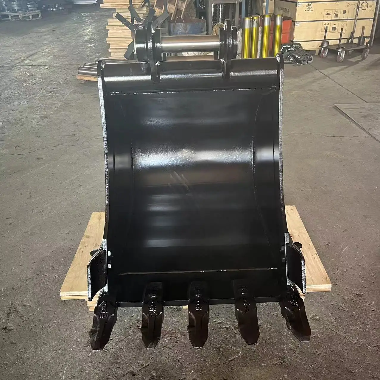 China Supplier Excavator Bucket, Suitable for 4-9 Ton Excavators