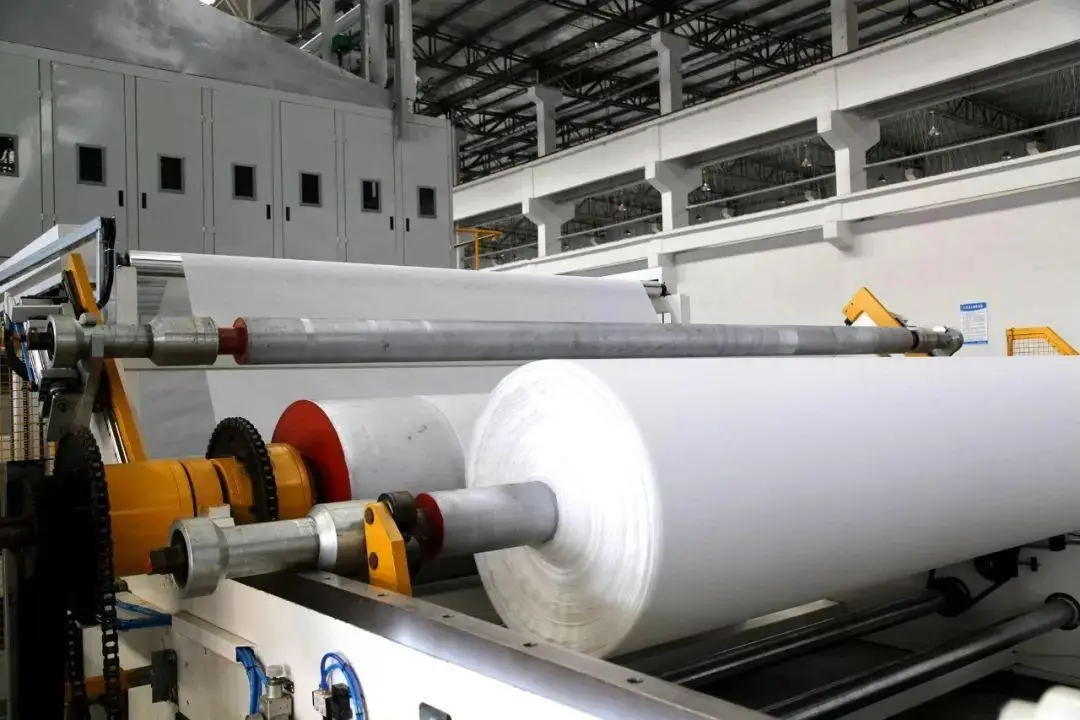 High Quality Soft SS White Blue Spunbond Nonwoven Fabric Top Layer for Face Mask Raw Materials