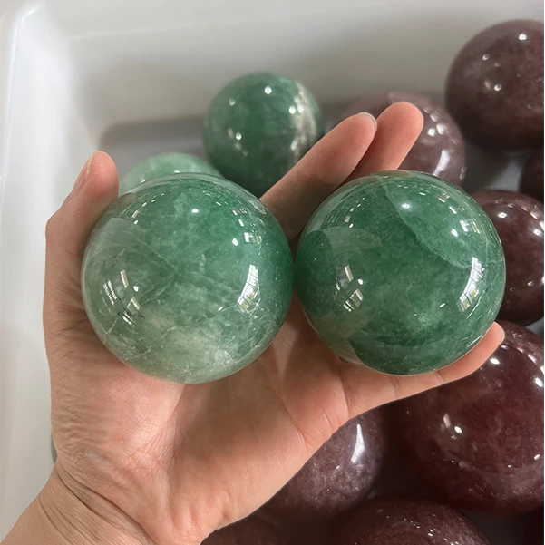 Polished Natural Green Strawberry Quartz Crystal Sphere Energy Healing Crystals Globe For Fengshui Ornaments