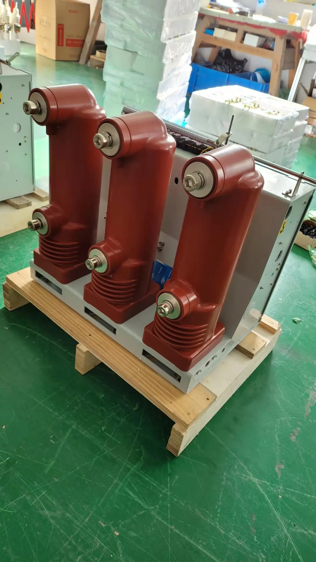 CHYF Vacuum Circuit Breaker  VCB Vacuum Interrupter Metal Contact Arm