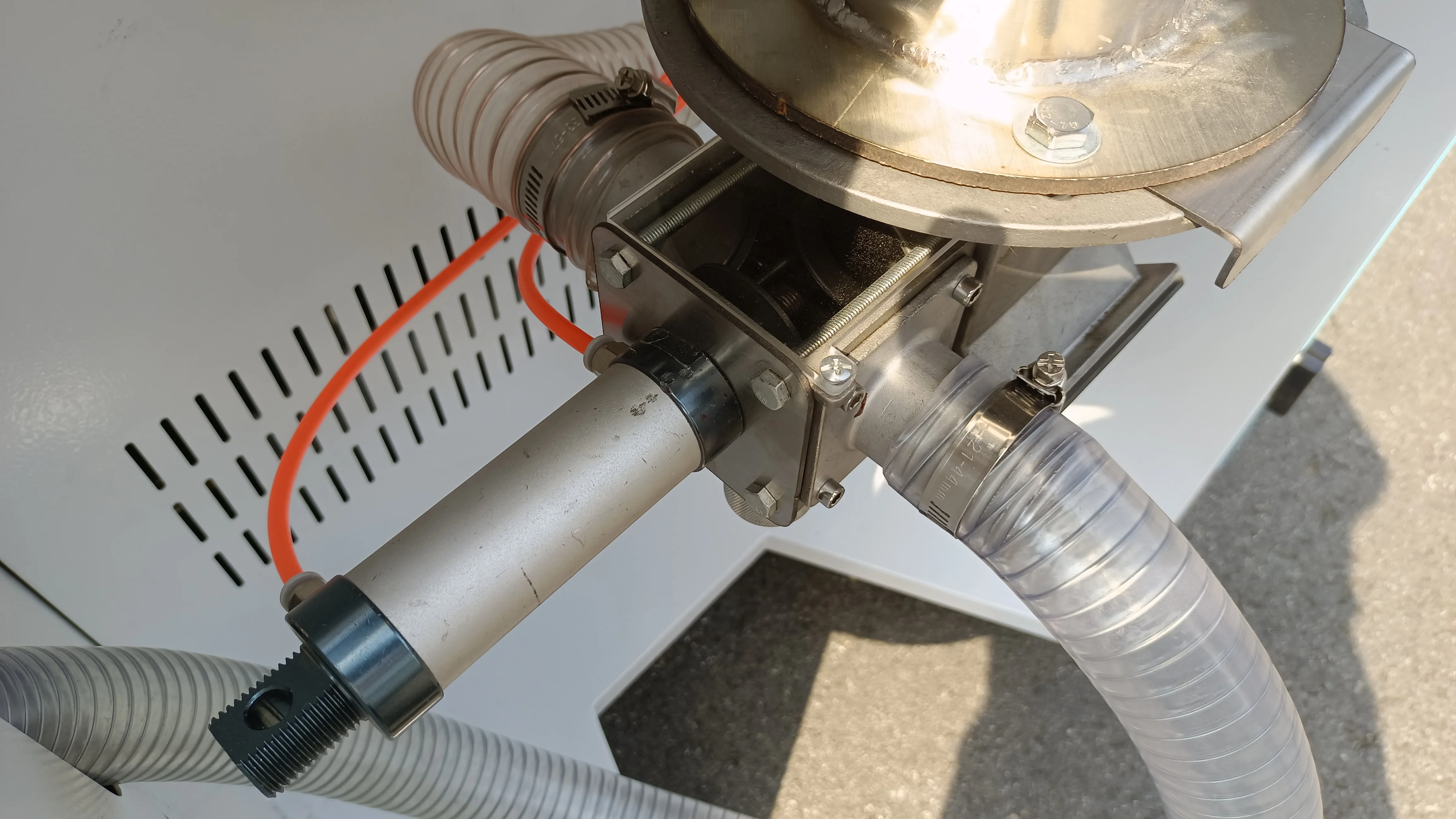 100kg Auto feeder + dehumidifying +dryer three in one compact drying machine