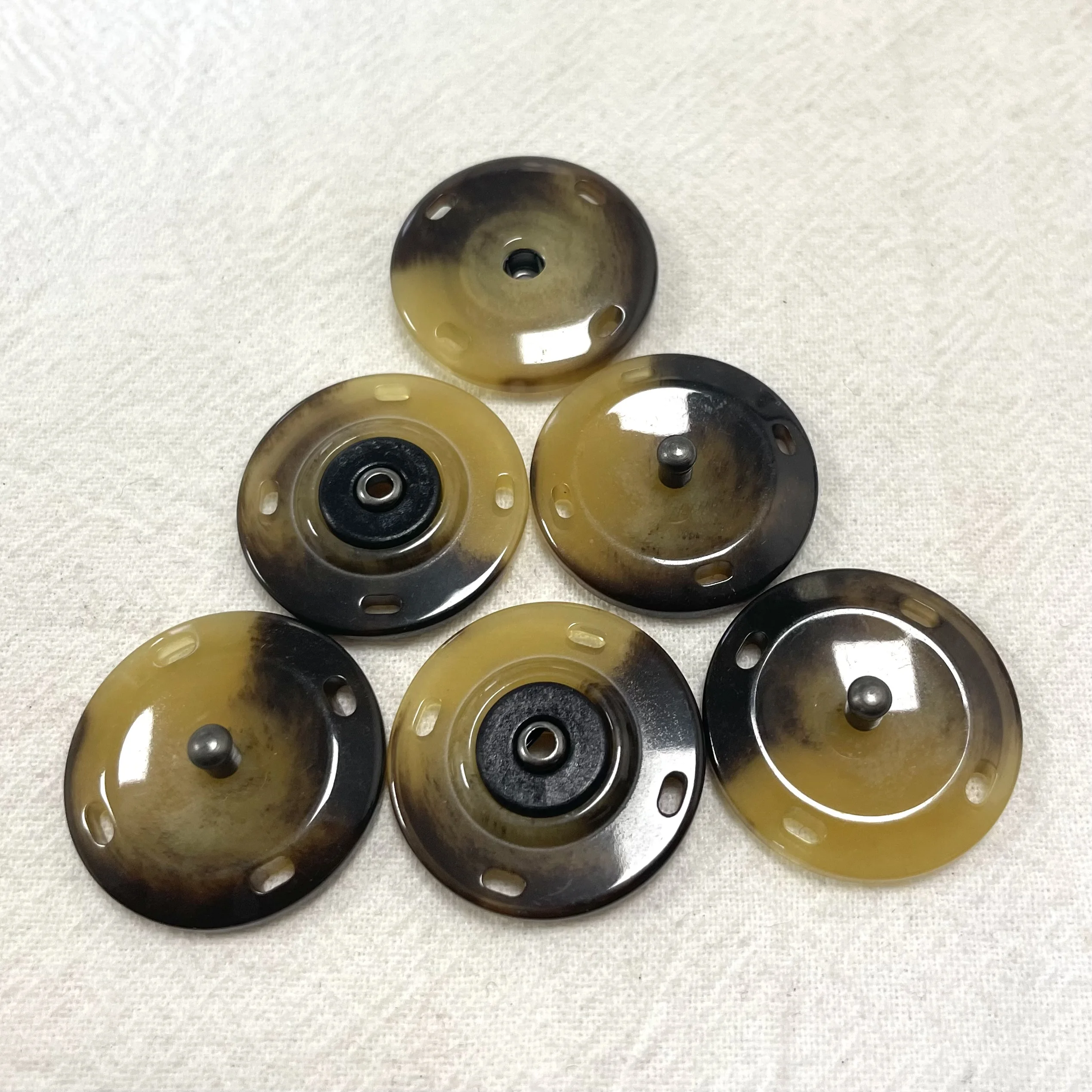Wholesale custom size and logo press button high quality resin snap button for clothing