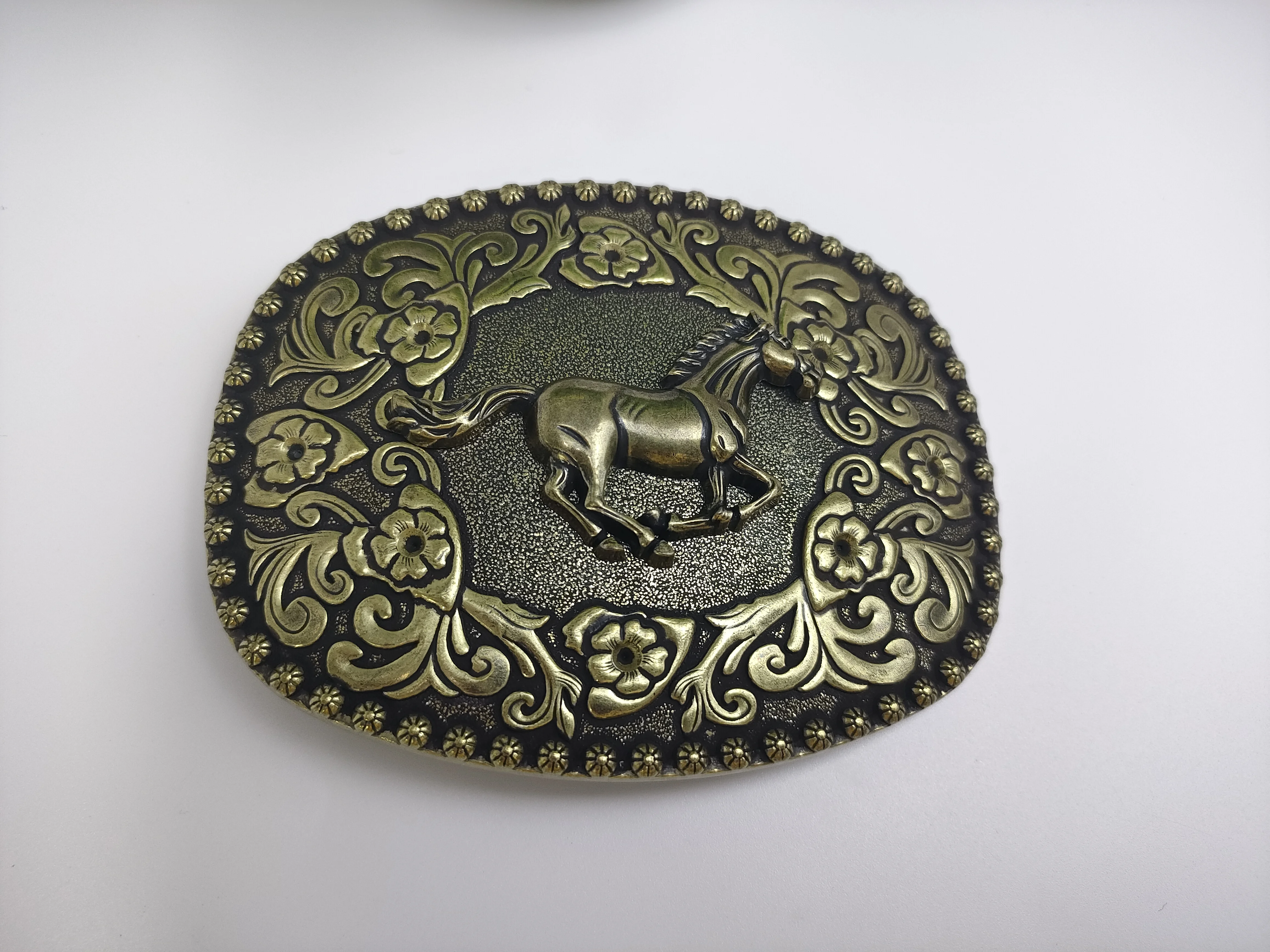 Hot Selling Customizable Western Denim Belt Buckle Fashionable Casual Style with Alloy Material and Custom Logo