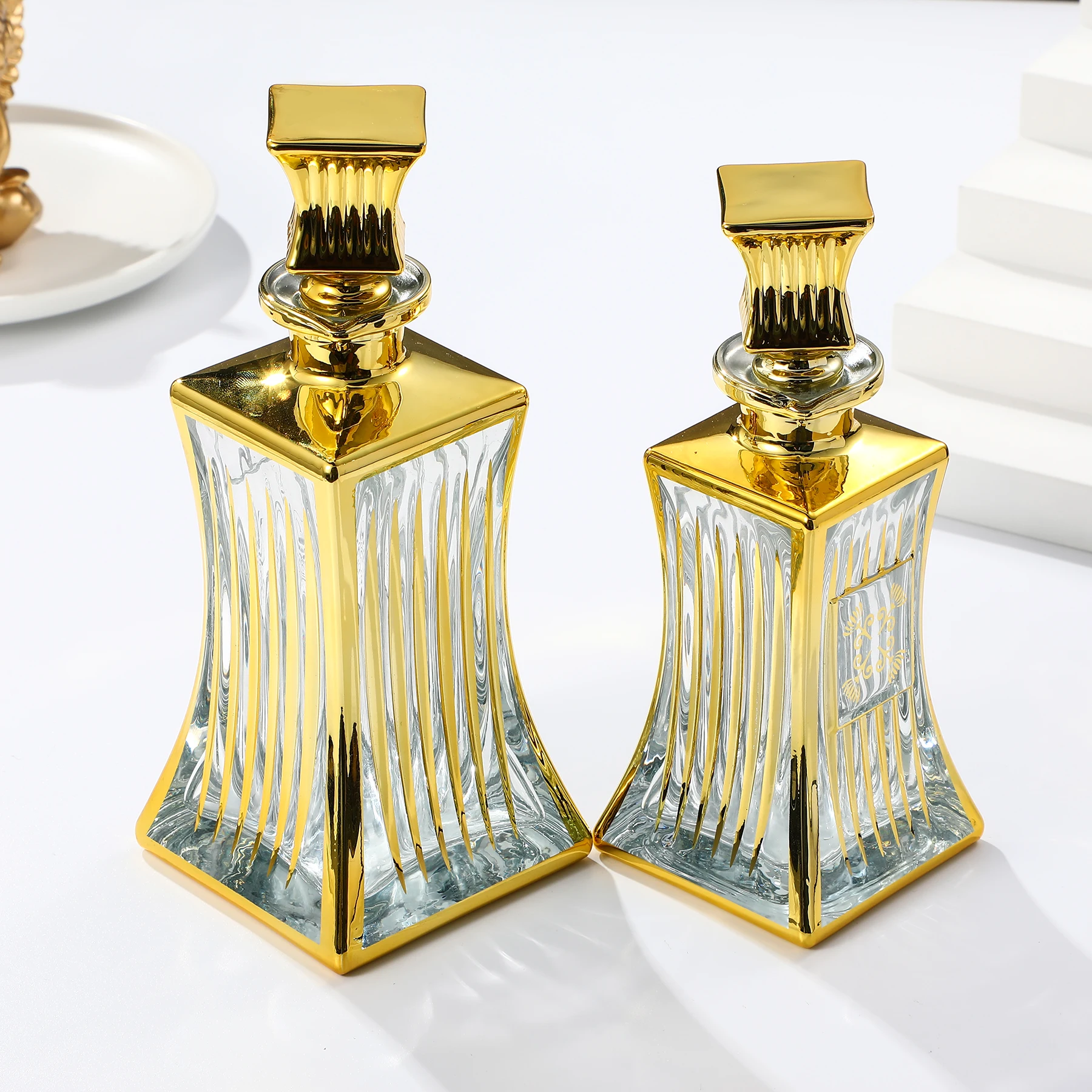 Display bell shaped bottle empty glass perfume bottle 150ml golden with box UV engraving body