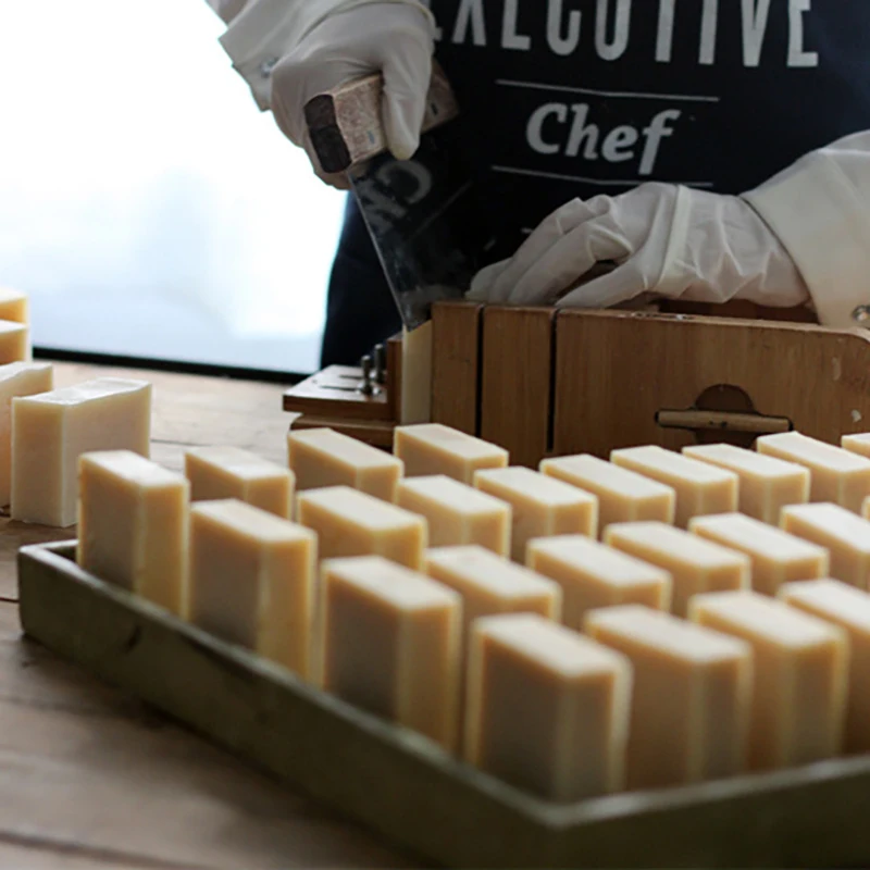 Hot selling natural seaweed extract cold process soap bars private label deep cleansing organic coconut oil  handmade soap