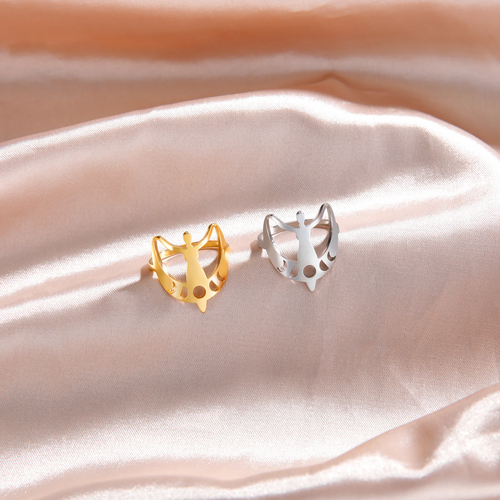 Женские кольца с Луной