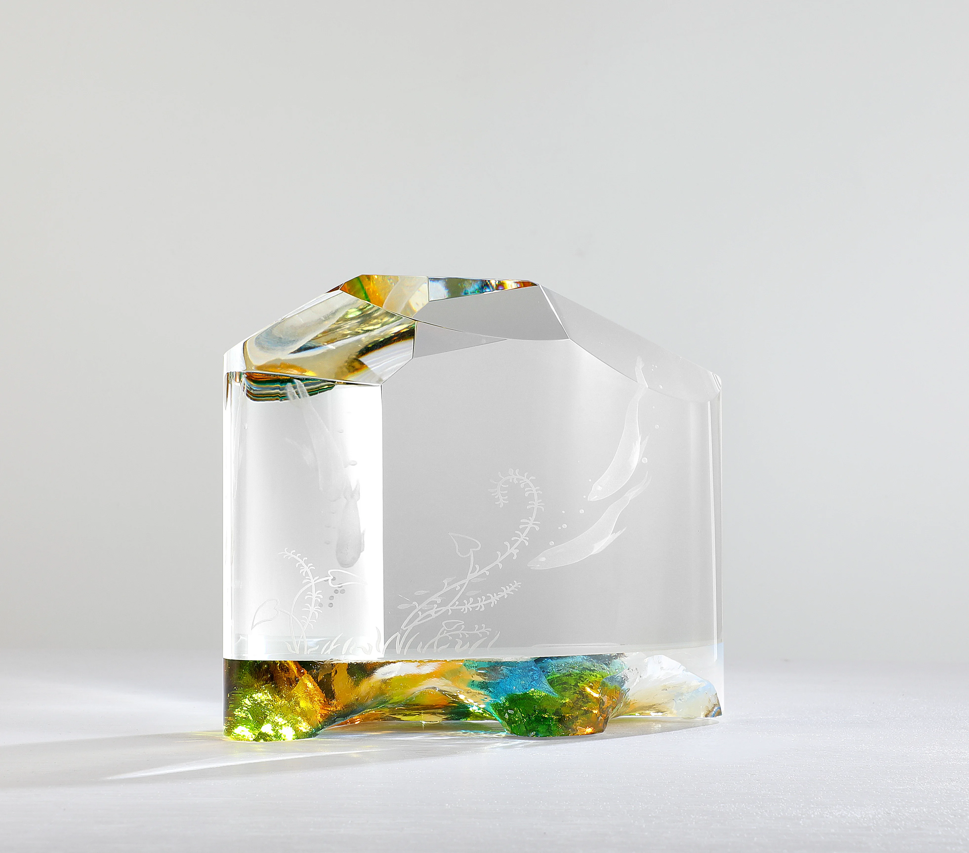 Amazon Hot Selling cheap crystal trophy OEM personality custom blank crystal liuli glass crafts