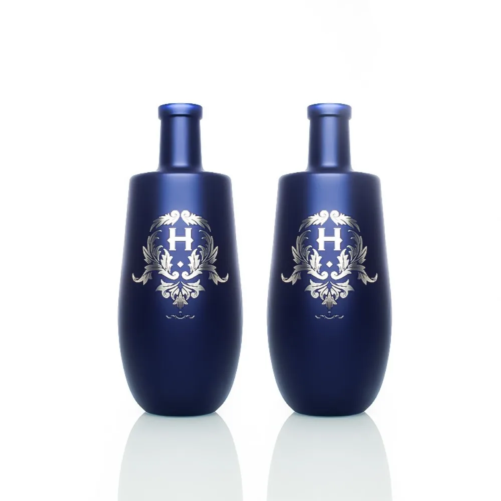 Bespoke 750ml 700ml spraying blue coating spirits liquor pisco rum whiskey pisco glass bottle
