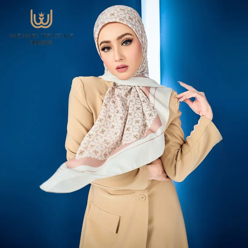 Factory Wholesale Premium Cotton Voile Hijab Bawal Malaysia Design Soft Square Printed Floral Hijab Tudung Scarf for Muslims