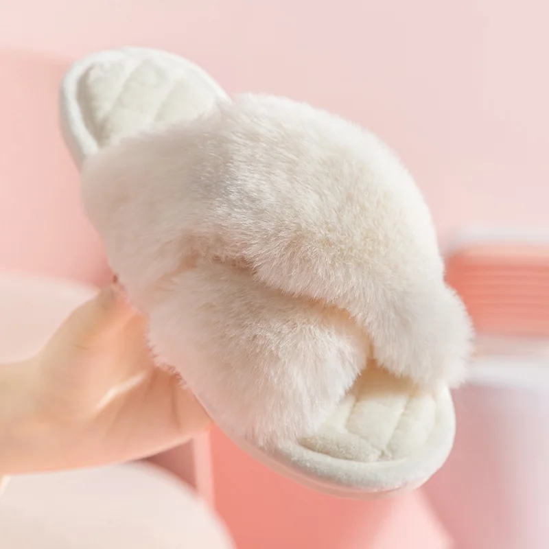 Selling well all over the world various types of low price winter warm plush home slippers for woman