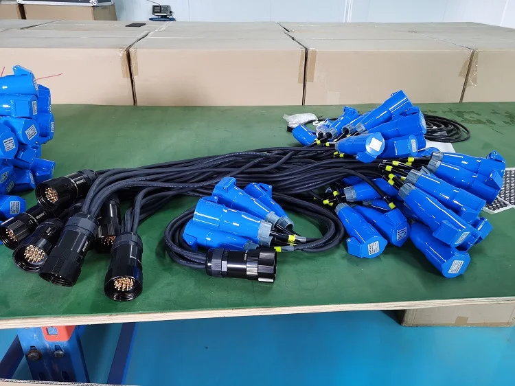 Custom length male or female 19pin socapex breakout cord to 6 units 16A/3P CEE sockets 3 *2.5mm extension cable