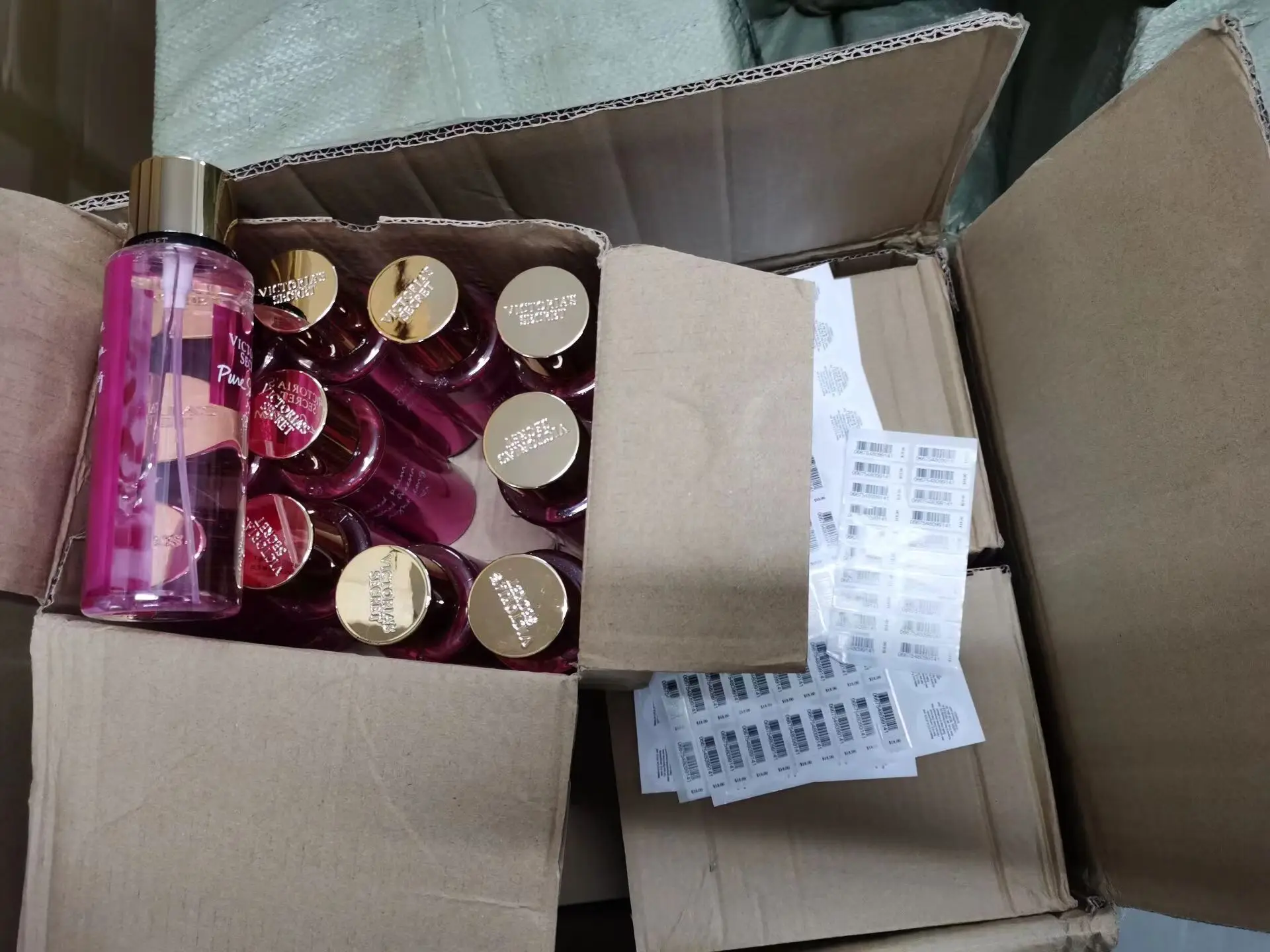 Wholesale High Quality 250ml Perfume Body Mist With Barcode For Women