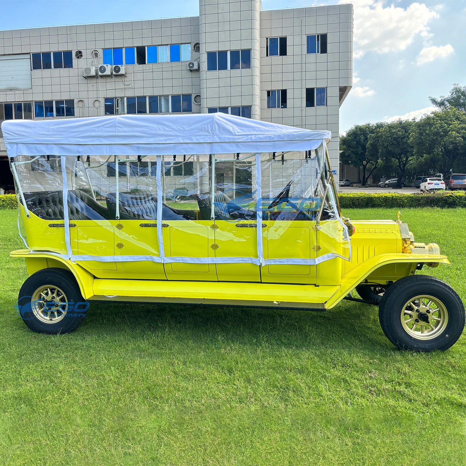 Professional Manufacture Nice Price Environmentally Friendly New Energy Electric Vintage Classic Car