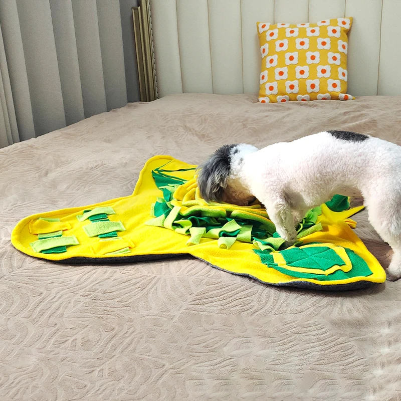 Cross-border e-commerce hot new pet toys cat sniffing puzzle companion sniffing dog odor play mat