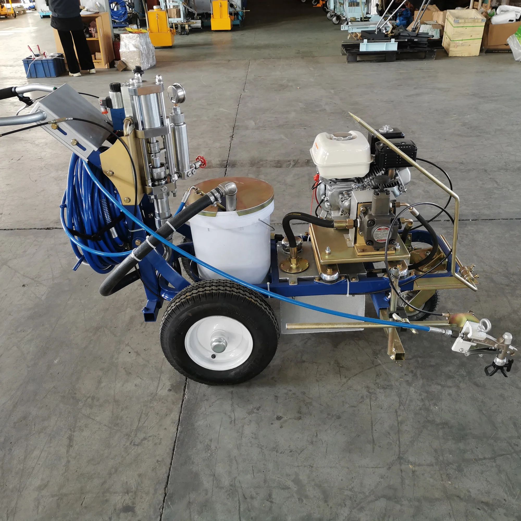 Холодная пластиковая дорожная маркировка термопластичная холодная дорожная краска с лакокрасочным роликом