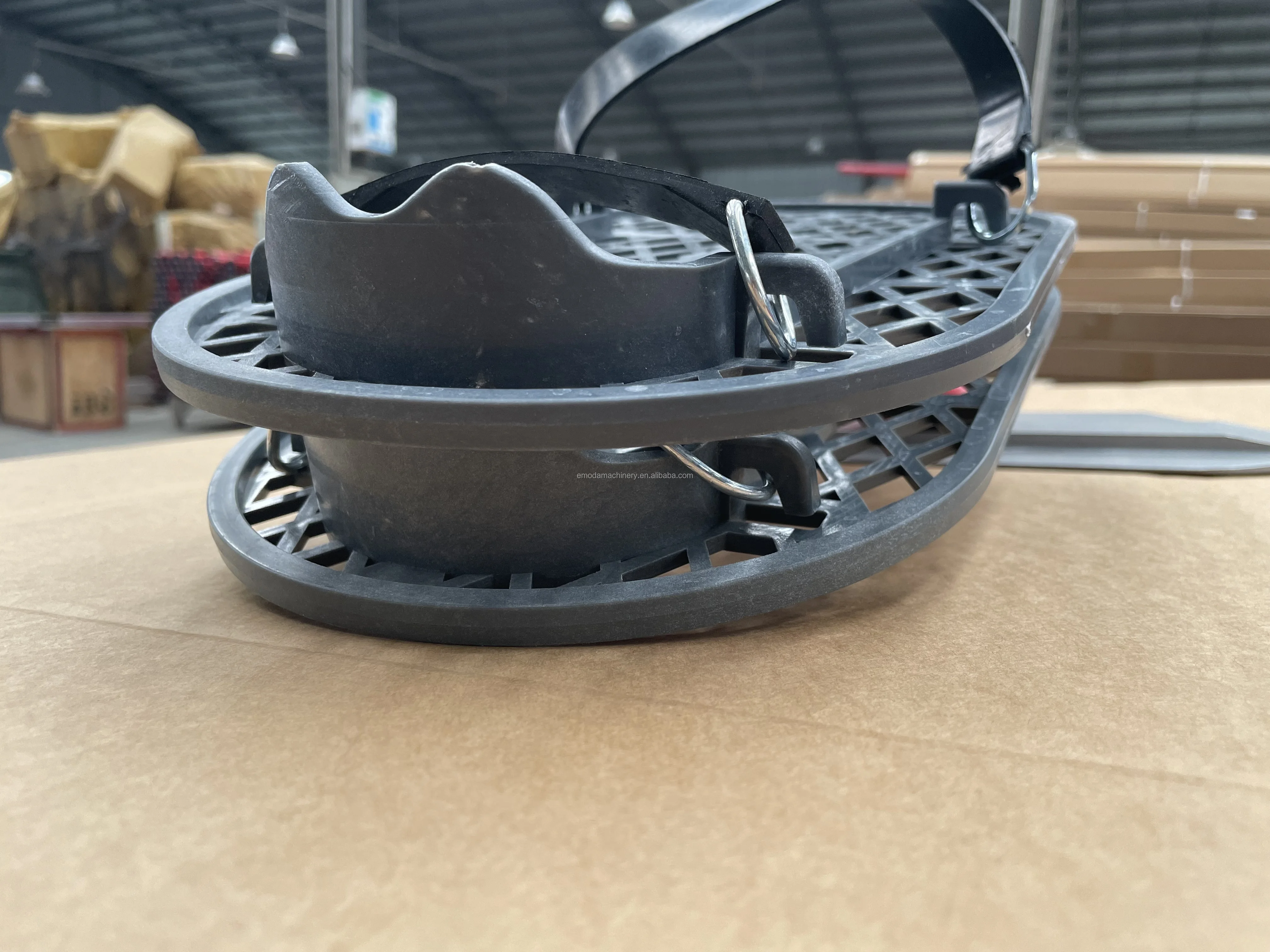 Concrete Cement Finishing Shoe Prevents Slippage and Does not Leave Prints