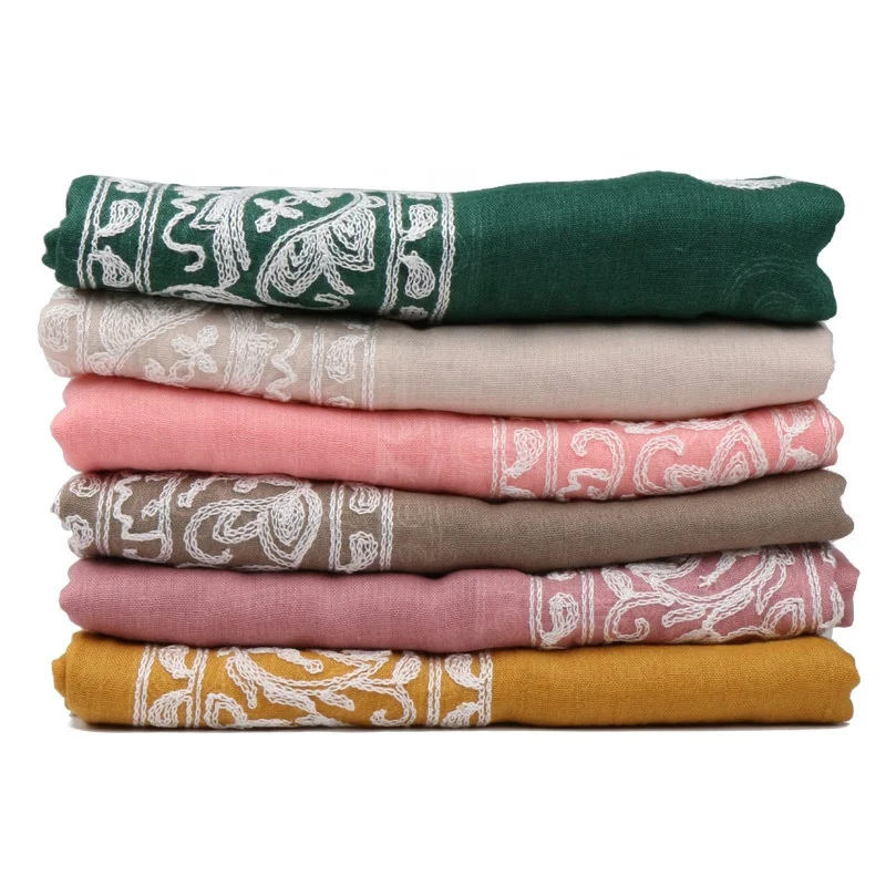 Latest Design Hijab Woman Muslim Paisley Flower Shawls And Scarves Embroidery Design Cotton Hijab Scarf